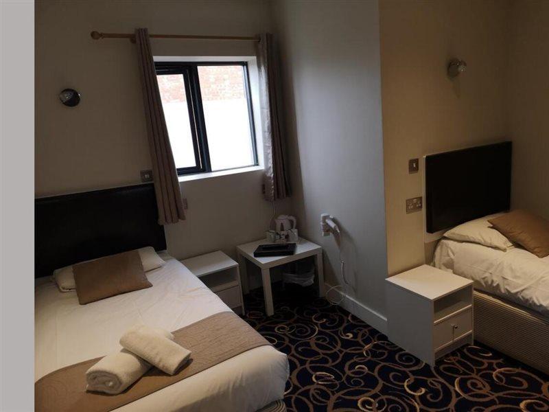 The R Inn Hotel Desborough Extérieur photo