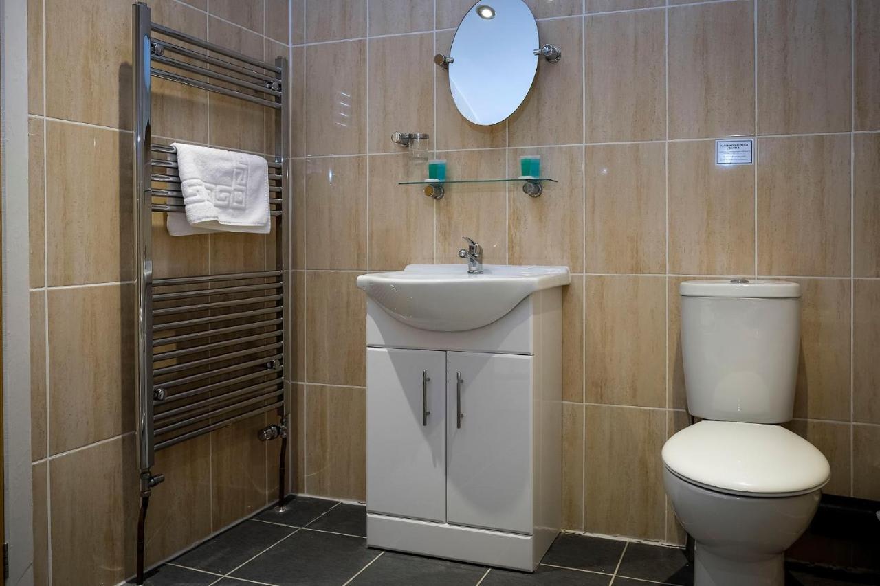 The R Inn Hotel Desborough Extérieur photo