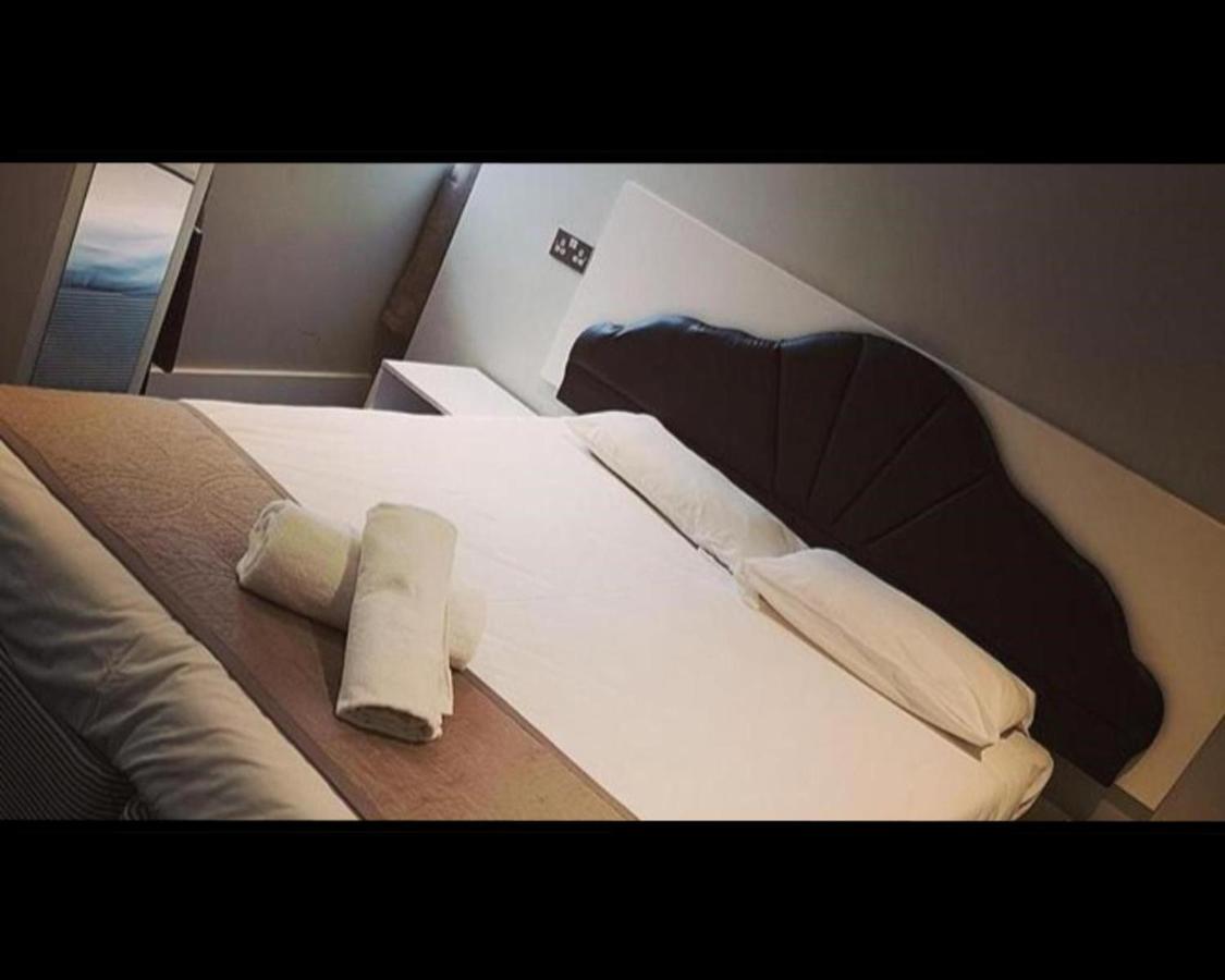 The R Inn Hotel Desborough Extérieur photo