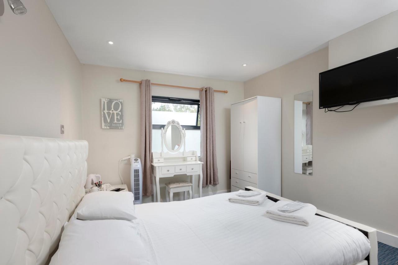 The R Inn Hotel Desborough Extérieur photo