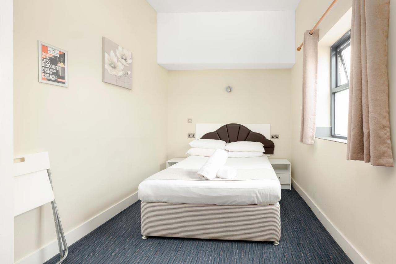 The R Inn Hotel Desborough Extérieur photo