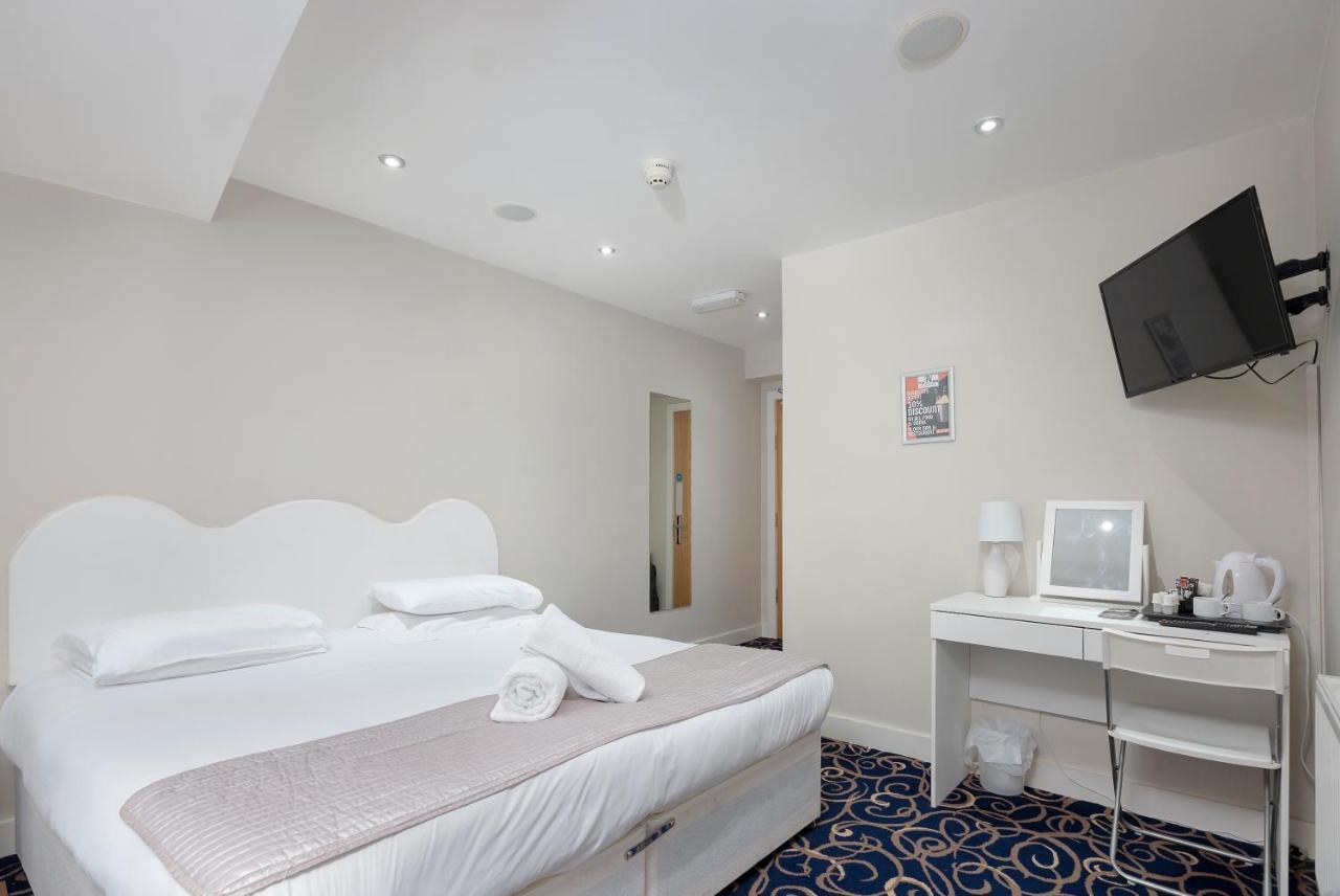 The R Inn Hotel Desborough Extérieur photo