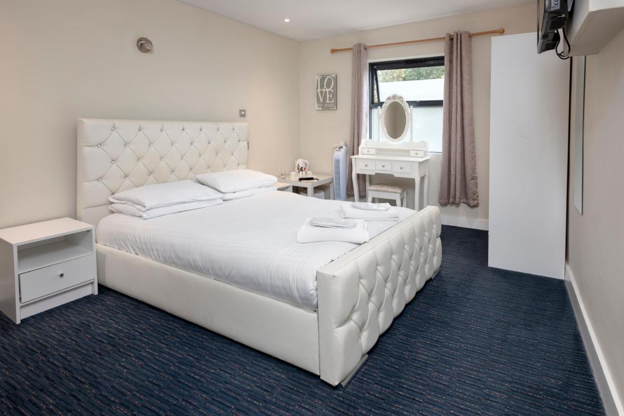 The R Inn Hotel Desborough Extérieur photo